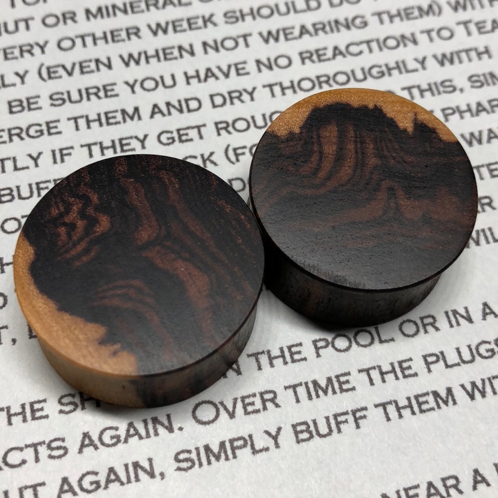 Wooden Plugs 25mm - Picture 8 of 8